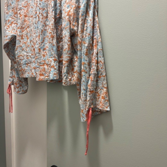 NWT: Floral Crop BY ANTHROPOLOGIE LONG-SLEEVE SHIRRED BLOUSE - Picture 4 of 5